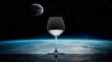 تطوير أول مشروب كحولي في الفضاء يعكس استراتيجيات اليابان للتحضير لحياة بشرية على القمر